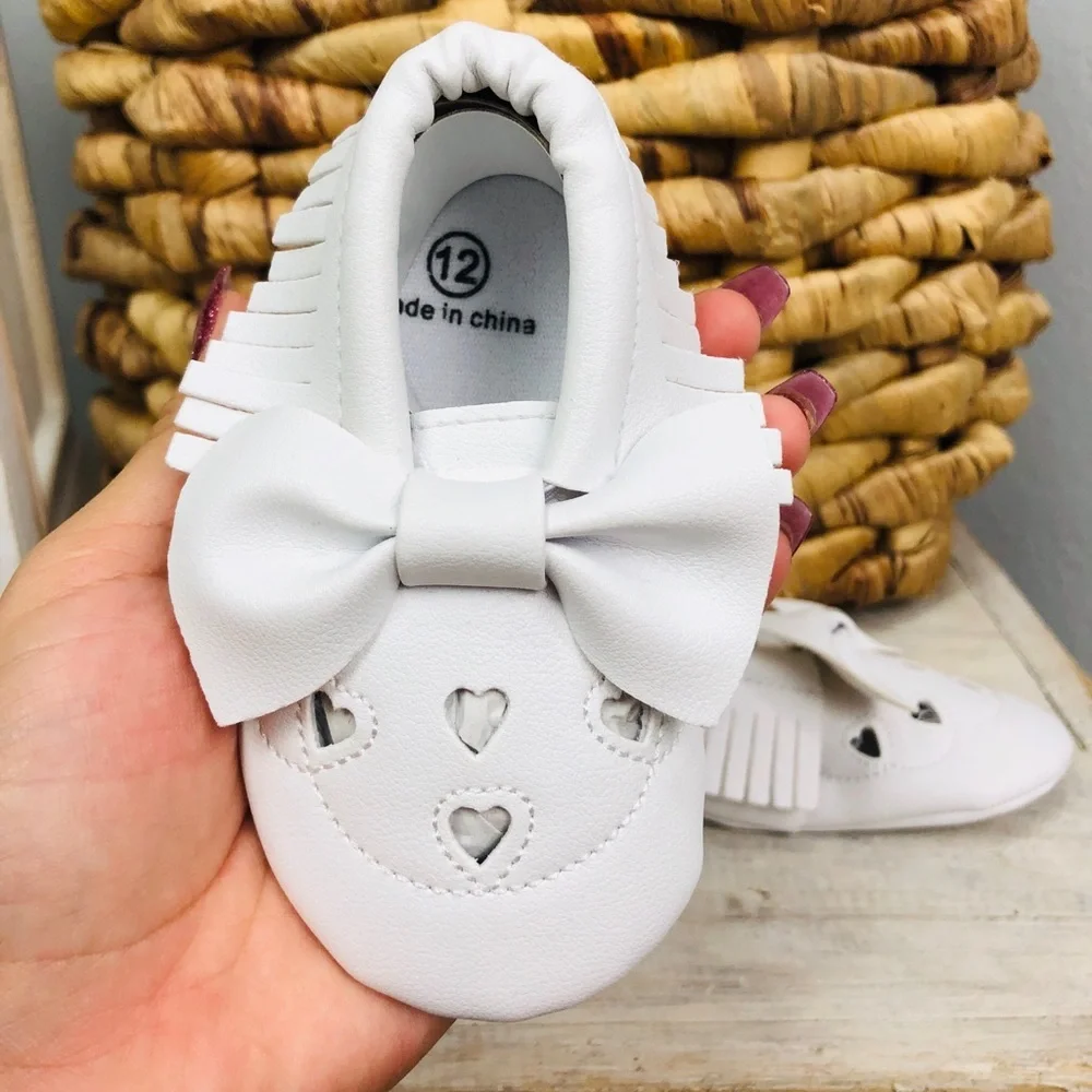 NEW BABY WHITE BOW MOCCASINS